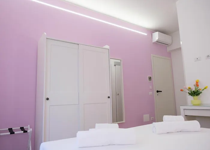 Rainbhome Colourful 4* Rome